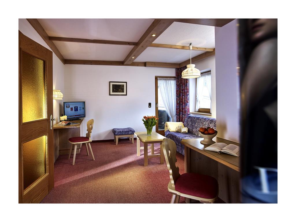 Alpenhotel Linserhof Imst Buitenkant foto